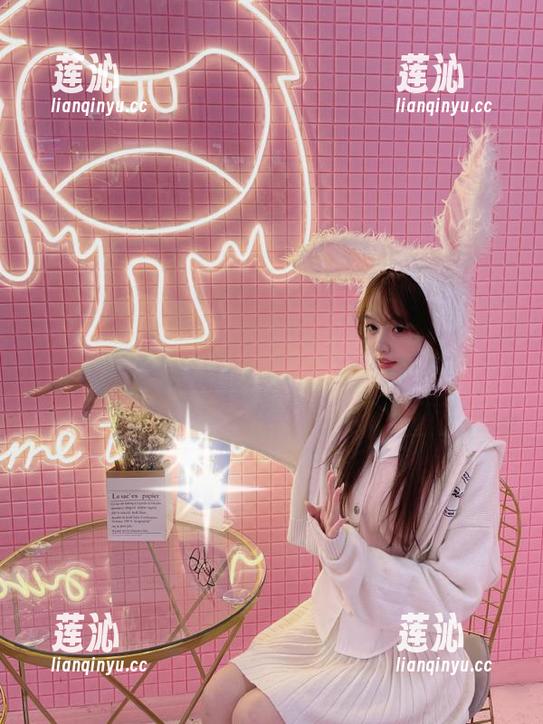 秀人网 - 小乔babyb震撼全场的女孩写真合集，套图记录下她每一个动人的瞬间，快来围观