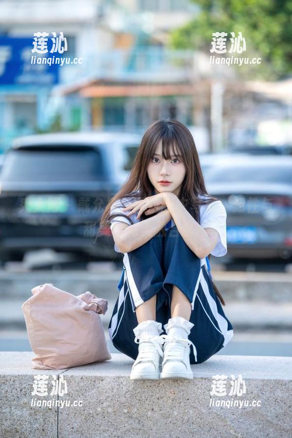 秀人网 - 戴允祺的醒目睡衣写真，知性与甜美的完美融合套图