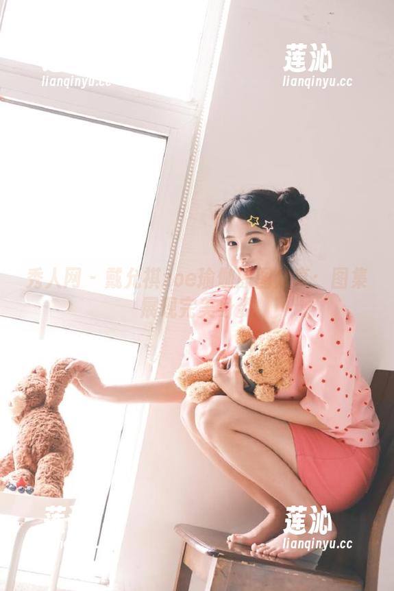秀人网 - 戴允祺zoe瑜伽原图分享：图集展现完美身姿