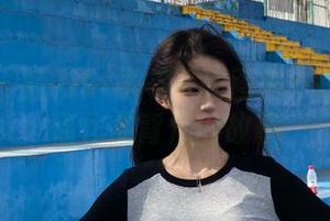 秀人网 - 杜viki秘书系列图包：探索每一幅作品背后的故事