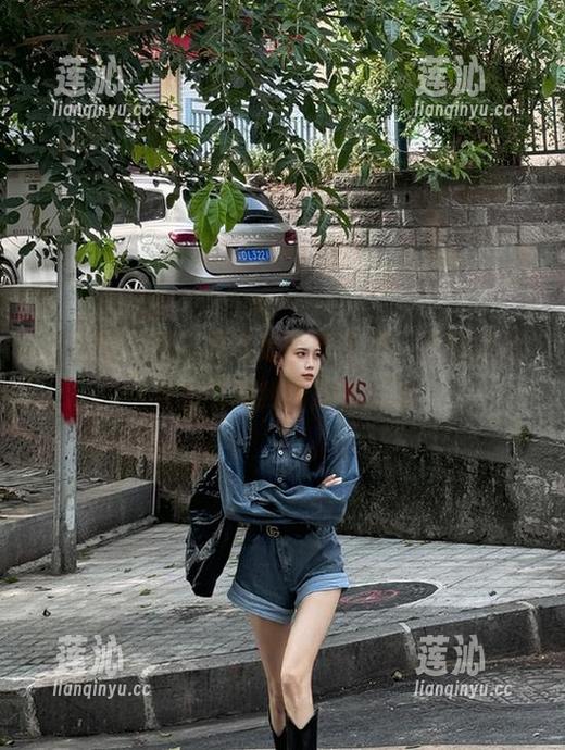 秀人网 - 潜入桃色奶酪的世界，定制泳池写真解锁我的搞笑自嘲