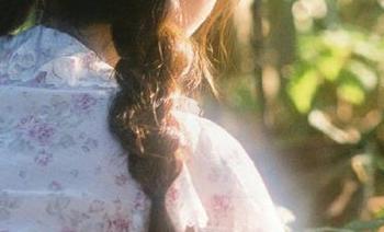 秀人网 - 不容错过的王馨瑶Yanni少女写真原图图集，感受青春的每一刹那，回味无穷！