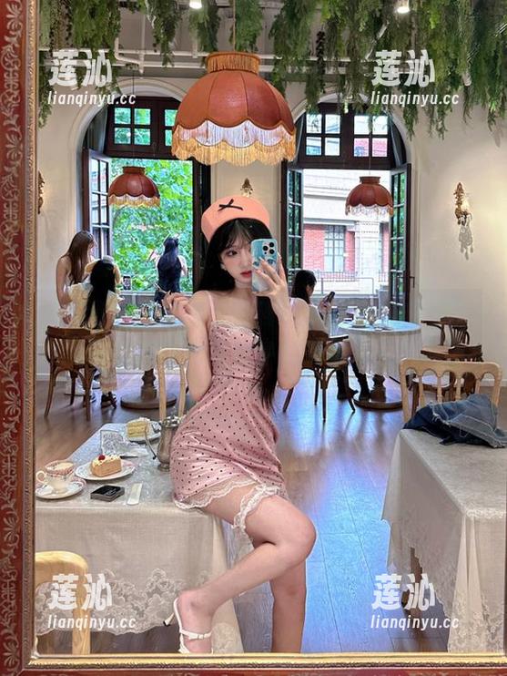 秀人网 - 来看看王馨瑶Yanni的纯白作品，分享她如何在简单中找到极致的优雅！