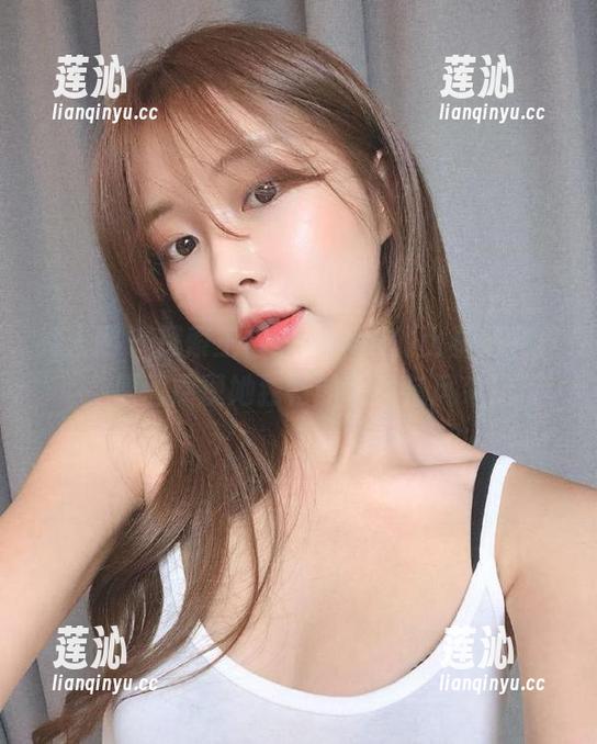 秀人网 - 探索王馨瑶yanni的比基尼世界，原图展现她独特的个性与风采！