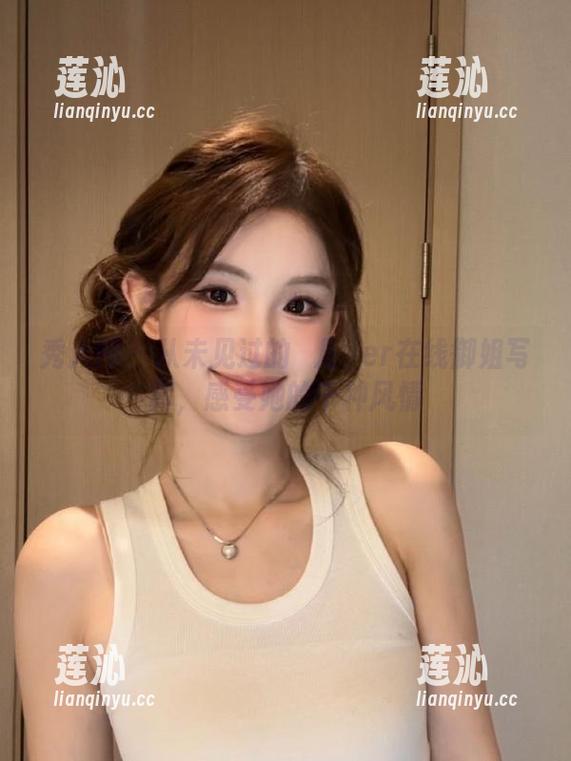 秀人网 - 从未见过的玥儿玥er在线御姐写真，感受她的千种风情