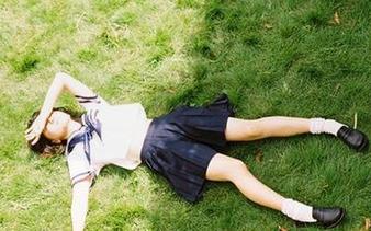 秀人网 - 无圣光的绯月樱连衣裙美图，展现她优雅魅力的独特风韵！