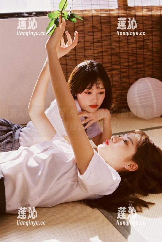 秀人网 - 深入探秘“美七Mia”的御姐写真，超赞图包等你下载！