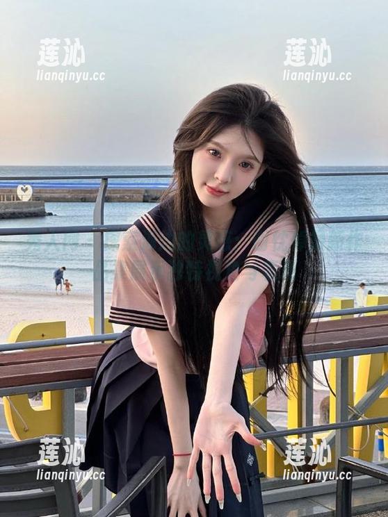 秀人网 - 探索海边的灵感：谢忱倬最新作品集展示独特视角与表现