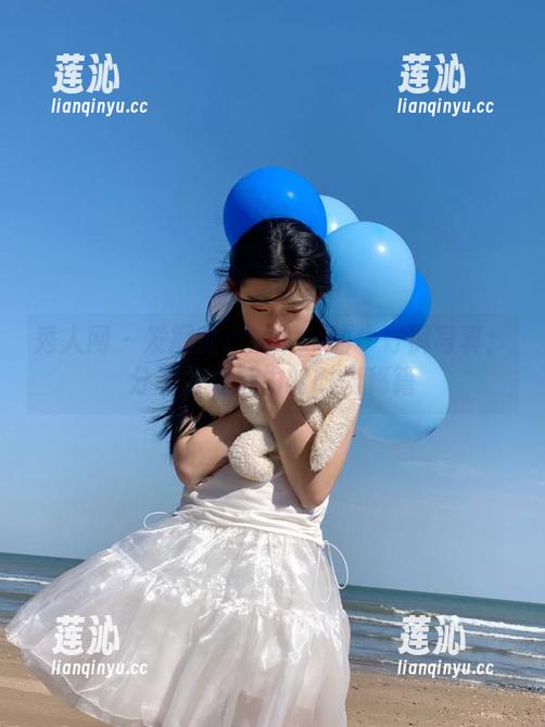 秀人网 - 发掘郑颖姗Bev的牛仔裤写真：分享青春活力的时尚秘籍
