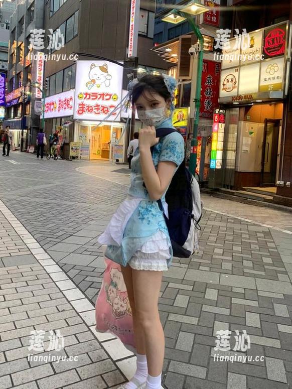 秀人网 - 揭晓陆萱萱的生活密码：私房居家图集中的宁静时光