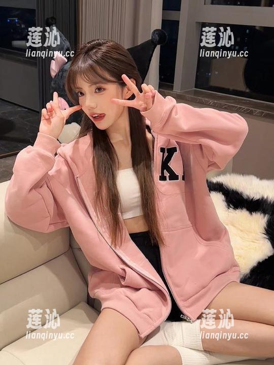 秀人网 - 走近黄歆苑浴缸，感受清新艺术气息，精彩图片等你下载分享