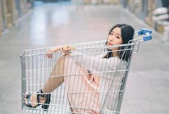 穆零Mu0的职业装美图合集，展现独特职场风格与自信气质！