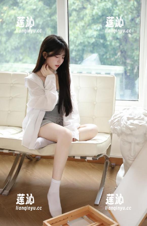 紧急企划 - 小恩的私拍套装合集：记录她最动人的时刻和故事