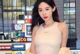 美媛馆 - Carina梦绮白裙写真：原图与图集中的轻灵跃动，尽在一瞬间