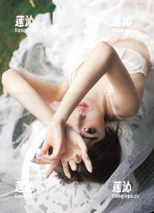 美媛馆 - Flower朱可儿私房图集：在蕾丝网袜的陪伴下，搞笑与美丽双双来袭！