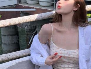 美媛馆 - 王馨瑶yanni校服写真原图在这里，快来看这组青春洋溢的作品！