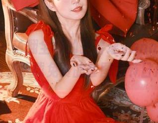 美媛馆 - 萌翻全场的王馨瑶yanni圣诞写真，快来下载免费的套图为节日添彩！