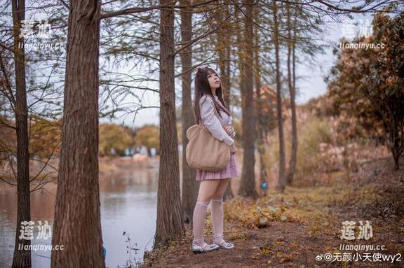 自闭颜球球皮衣风情，必看的写真套图合集分享！