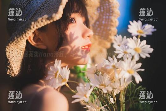 温暖花柒Hana浴缸，与你共享精致cos图包的美好时光