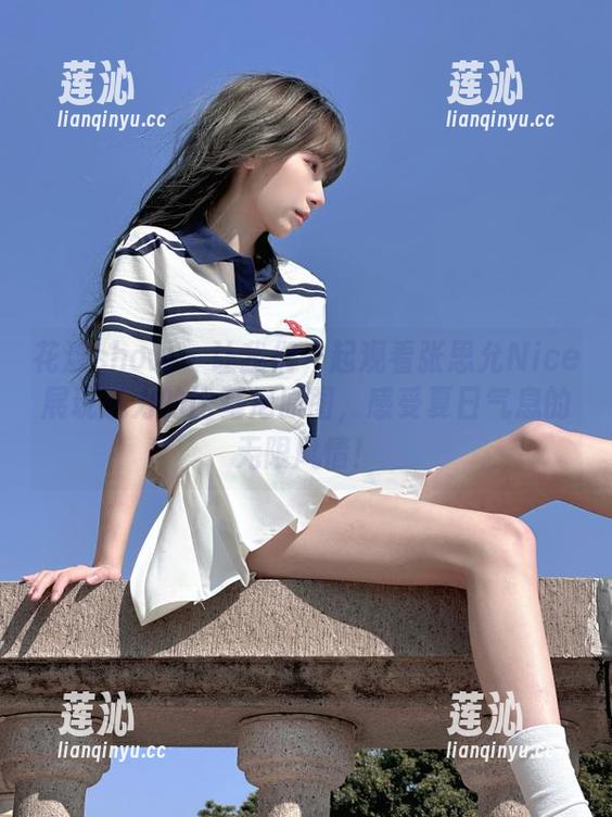 花漾show - 让我们一起观看张思允Nice展现魅力的比基尼原图，感受夏日气息的无限风情！