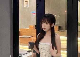 花漾show - 探索心妍小公主的定制写真：裤里丝的动人瞬间