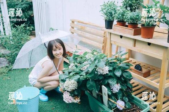 花漾show - 绝美校服写真全集，李晨晨带你重温校园时光，立即下载享受青春气息！