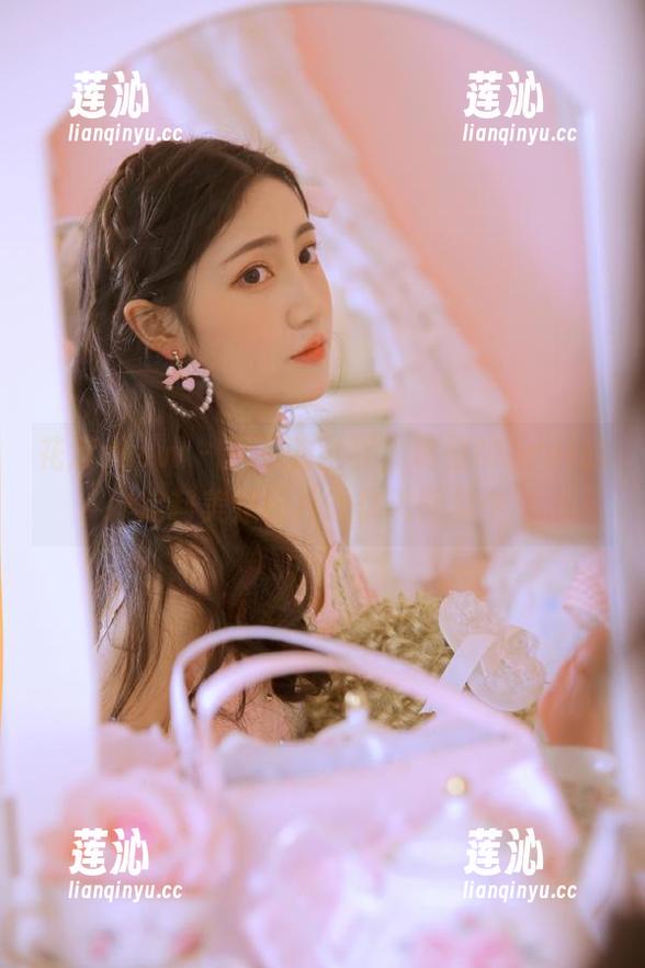 花漾show - 足下的世界，葛征Model的定制美足图片让你沉醉其中