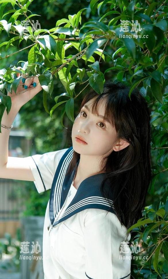 蜜桃社 - 发现杏子的温柔世界：梦幻写真图片合集带你飞