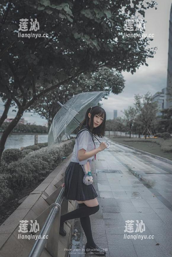 蜜桃社 - 萌美Moemi网袜全新高清美图，展现时尚与个性双重魅力