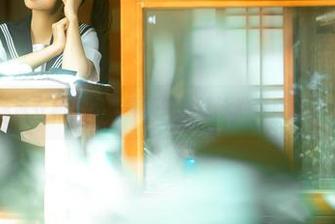 蠢沫沫泳衣私拍：认真搞笑，让泳池变成欢乐海洋！