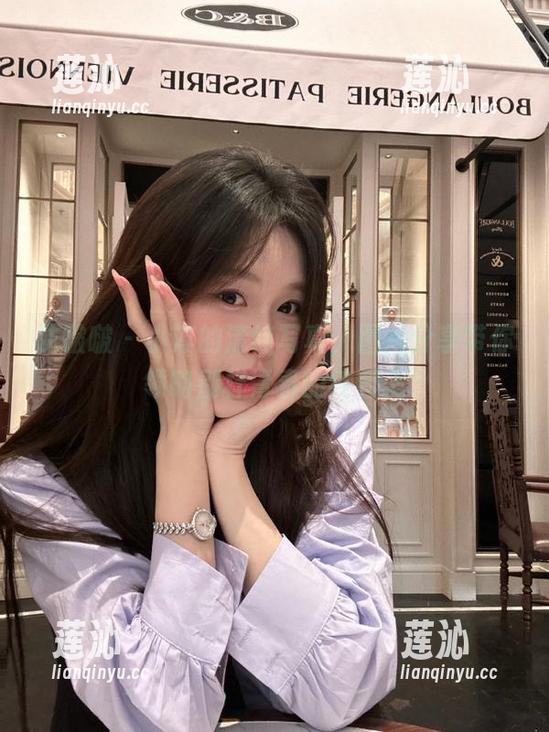 袜啵啵 - 小淳的清纯写真，图片分享带你领略别样青春的纯粹美
