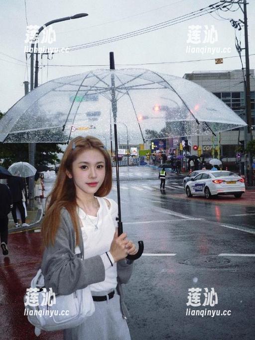 袜啵啵 - 探索小甜豆的创意世界：最新图册揭晓手写祝福圣诞牌的幕后花絮！