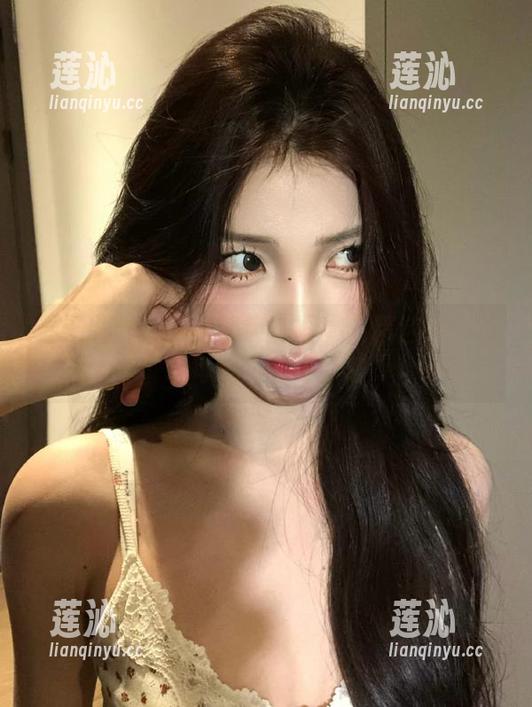 觅芙少女 - 柯柯的肉丝写真：精选图片记录每一个动人时刻