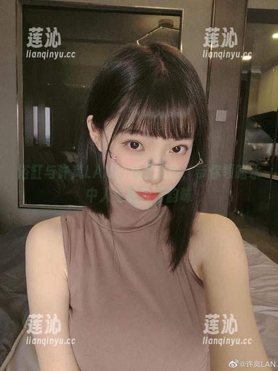 浴缸与许岚LAN的私房风情，带你领略水中人生的独特韵味