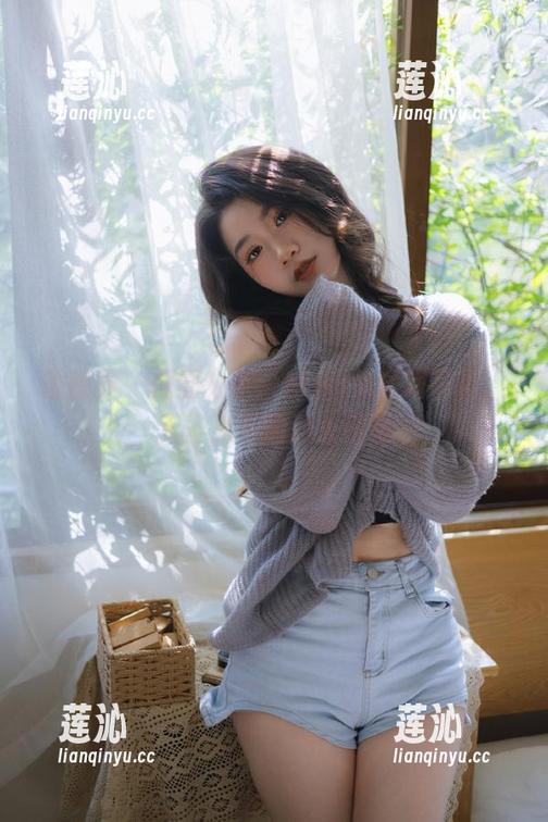 语画界-Miki兔 语画界 - 原图分享:Miki兔短裙写真,无圣光下的动人瞬间