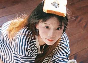 语画界 - 走进徐莉芝Booty的白裙世界：精美写真合集与壁纸，展现独特女性魅力