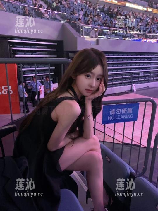 语画界 - 探索杨紫嫣Cynthia的旅拍梦想，免费下载她的高清写真资源！