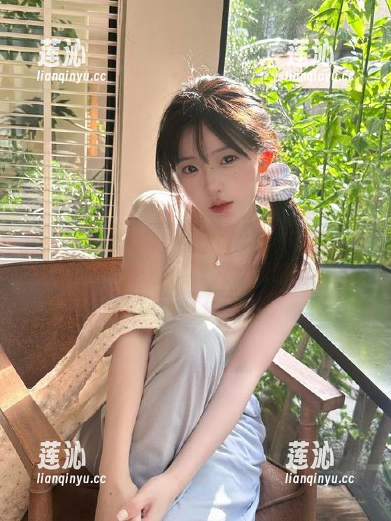 语画界 - 波巧酱穿红裙的美图，颜值和造型真是让人看了不想闭眼！