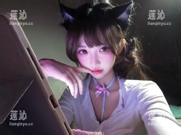 语画界 - “言沫白裙”图包：偶尔一瞥，我仿佛看到了白裙下的神秘秘密。