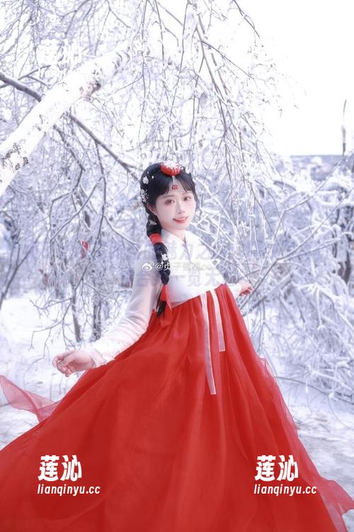 贞子蜜桃高跟鞋的魅力之路：精致写真资源合集一览无遗