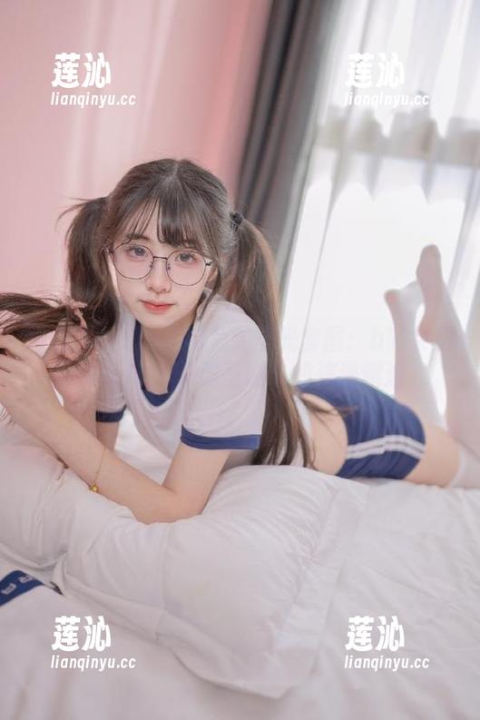微密圈 - 轩子巨2兔无圣光套图：b站会员情景ASMR与圣诞节的浪漫邂逅