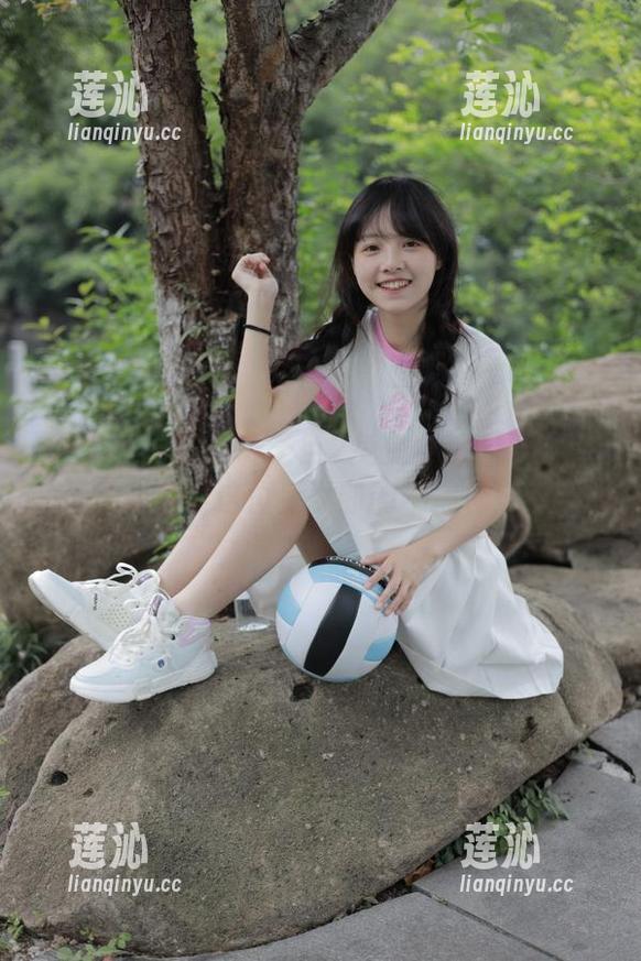 微密圈 - 最新轩子巨2兔兔女郎图包上线，快来看看这位兔女郎的不一样魅力！