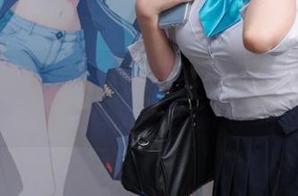 看这里！轩萧学姐的惊艳灰丝写真，开启你的视觉盛宴之旅！