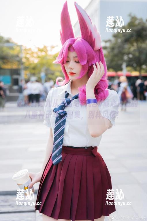 一起欣赏阿九从不咕咕(九言)倾心打造的八重神子写真图集，别样风情！
