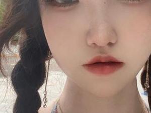 不容错过！观看阿薰kaOri女神写真新图包，带你进入梦幻般的视觉盛宴！