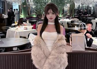 微密圈 - 陈大小姐办公室套图合集，捕捉职场中的每个动人瞬间