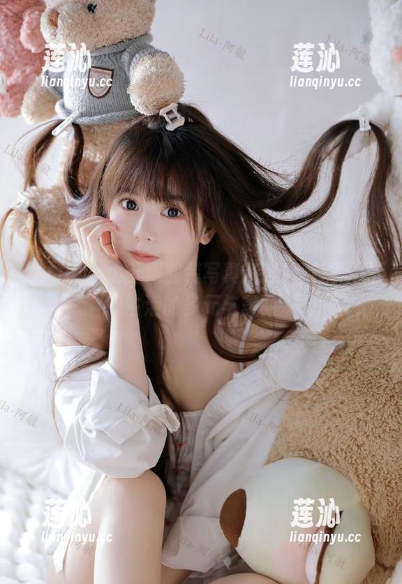 雅拉伊 - 小五职业装写真精选，展现职场生活的多元与美丽