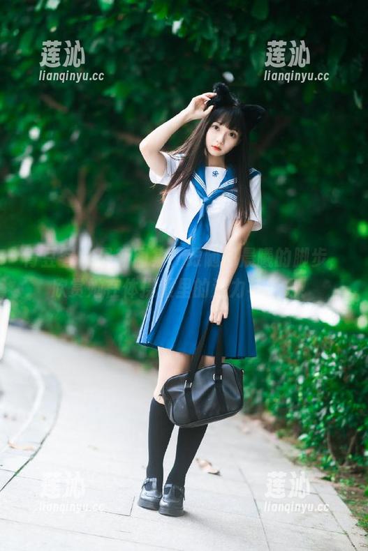 青豆客 - 最新图集：跟随何晨曦的脚步，欣赏她在体操服里的活力与魅力！