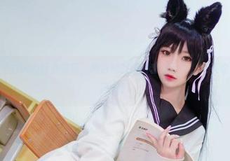 鬼畜瑶在不在w的经典演绎，黑色短款旗袍套图分享，完美诠释优雅与风情！