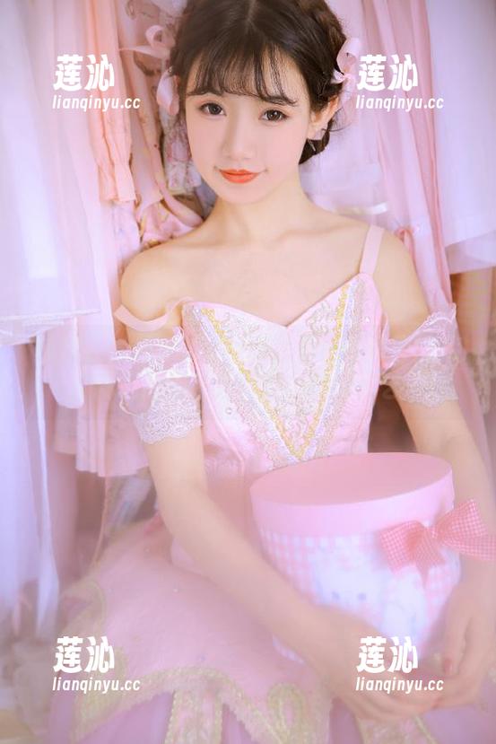 魅妍社 - Manuela玛鲁娜内衣写真图库，精选展现她独特魅力的时尚艺术
